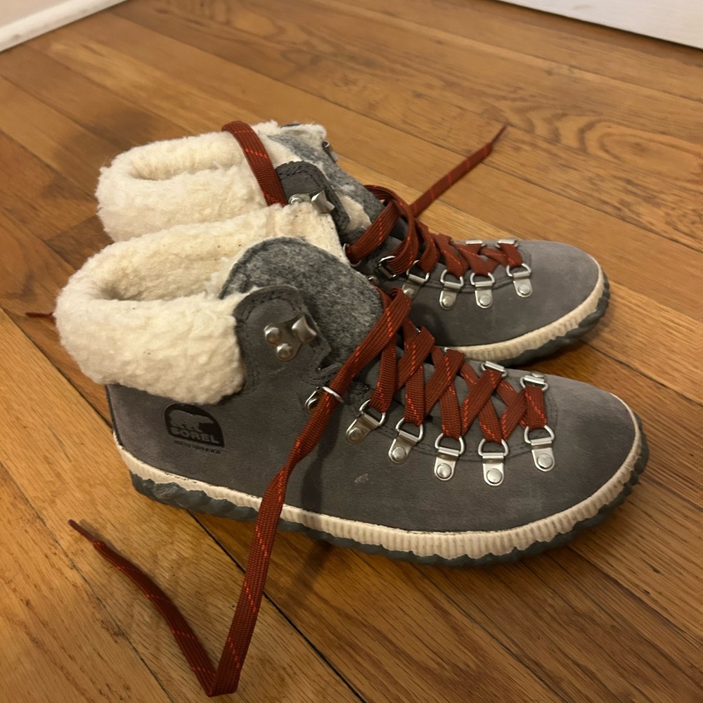 Sorel Gray Suede Boots with Red Laces